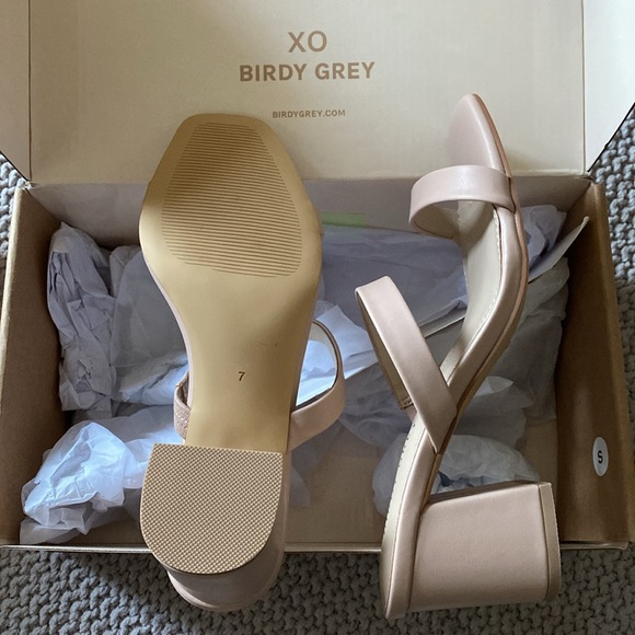 Birdy Grey Heels Size 7 - Picture 2 of 4